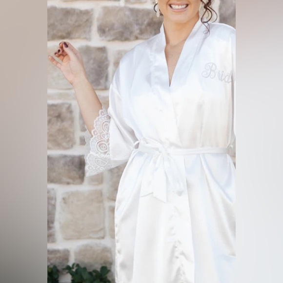 Bride Robe - Picture 2 of 3